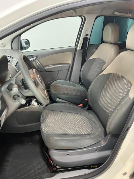 FIAT Grand Siena 1.6 16V 4P FLEX ESSENCE DUALOGIC AUTOMATIZADO, Foto 5