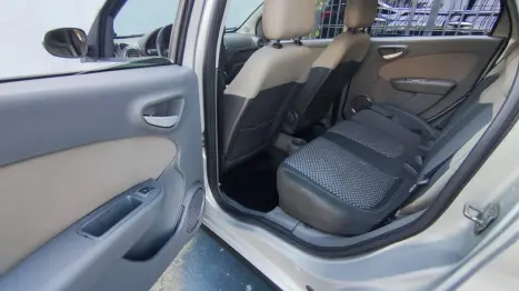 FIAT Grand Siena 1.6 16V 4P FLEX ESSENCE DUALOGIC AUTOMATIZADO, Foto 8