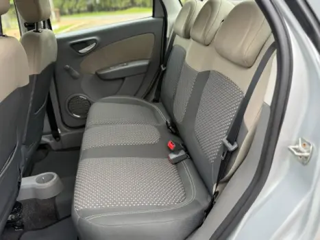 FIAT Grand Siena 1.6 16V 4P FLEX ESSENCE DUALOGIC AUTOMATIZADO, Foto 11