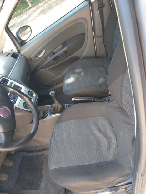 FIAT Punto 1.4 4P ELX FLEX, Foto 3