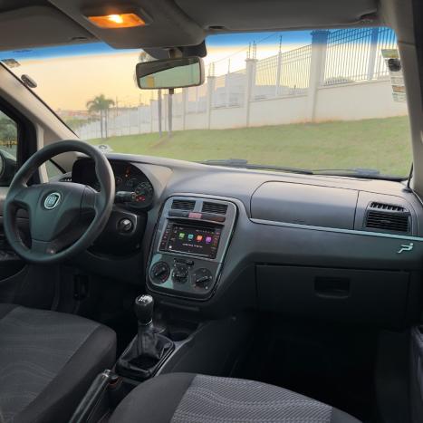 FIAT Punto 1.4 4P FLEX ATTRACTIVE ITALIA, Foto 6