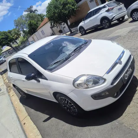 FIAT Punto 1.6 16V 4P ESSENCE FLEX, Foto 2