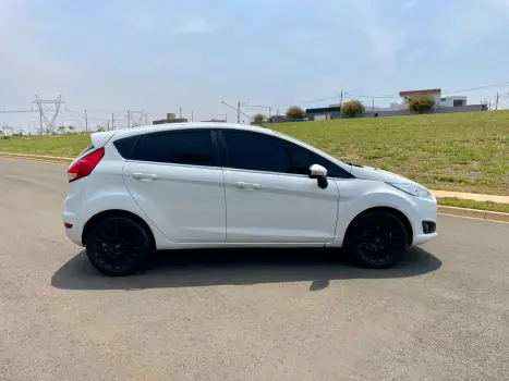 FORD Fiesta Hatch 1.6 16V 4P TITANIUM FLEX, Foto 6 FORD Fiesta Hatch 1.6 16V 4P TITANIUM FLEX, Foto 6