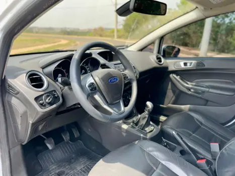 FORD Fiesta Hatch 1.6 16V 4P TITANIUM FLEX, Foto 11 FORD Fiesta Hatch 1.6 16V 4P TITANIUM FLEX, Foto 11