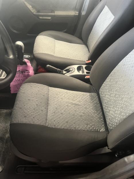 FORD Fiesta Hatch 1.6, Foto 2