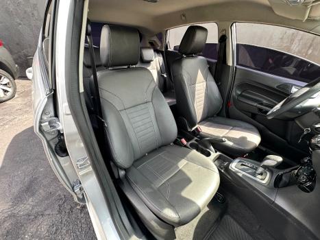 FORD Fiesta Hatch 1.6 4P FLEX TITANIUM POWERSHIFT AUTOM�TICO, Foto 8