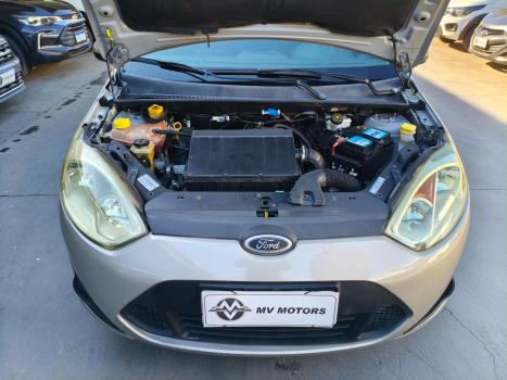 FORD Fiesta Hatch 1.6, Foto 9