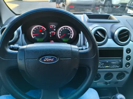 FORD Fiesta Hatch 1.6, Foto 9