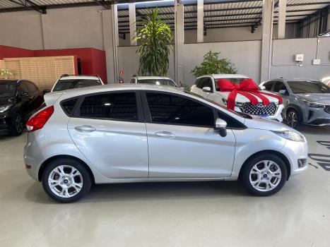 FORD Fiesta Hatch 1.6 16V 4P FLEX SE POWERSHIFT AUTOM�TICO, Foto 4