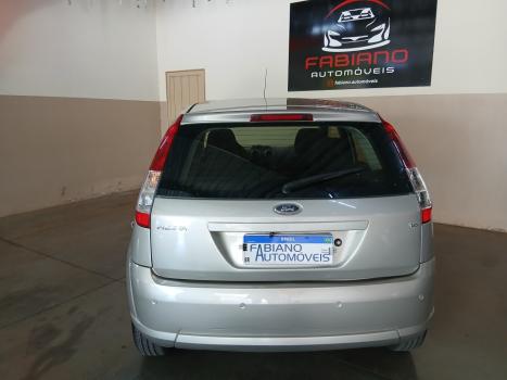 FORD Fiesta Hatch 1.6 4P, Foto 5