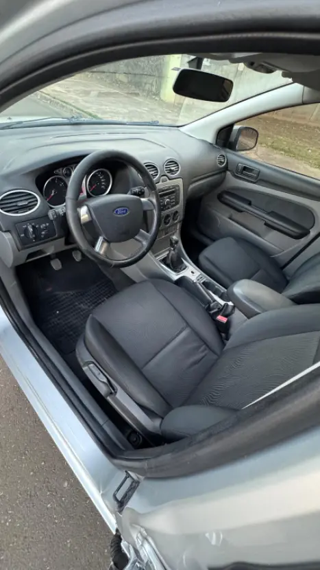 FORD Focus Hatch 1.6 16V 4P SE FLEX, Foto 3