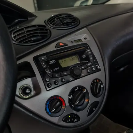 FORD Focus Hatch 1.6 16V 4P FLEX GL, Foto 13
