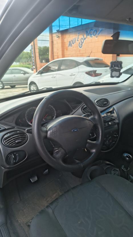 FORD Focus Hatch 1.6 4P, Foto 9