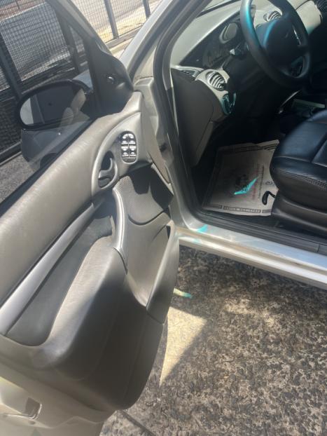 FORD Focus Hatch 1.6 4P GL, Foto 4