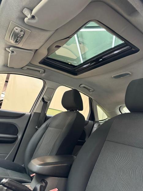 FORD Focus Hatch 1.6 4P, Foto 10