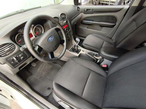FORD Focus Hatch 1.6 16V 4P SE FLEX, Foto 6