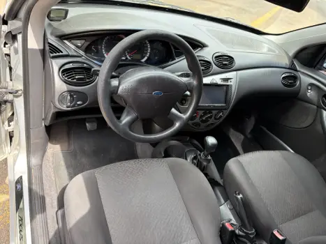 FORD Focus Hatch 1.6 16V 4P SE FLEX, Foto 6