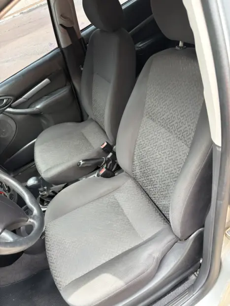 FORD Focus Hatch 1.6 16V 4P SE FLEX, Foto 7