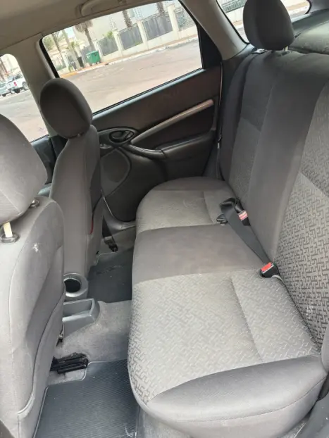 FORD Focus Hatch 1.6 16V 4P SE FLEX, Foto 8