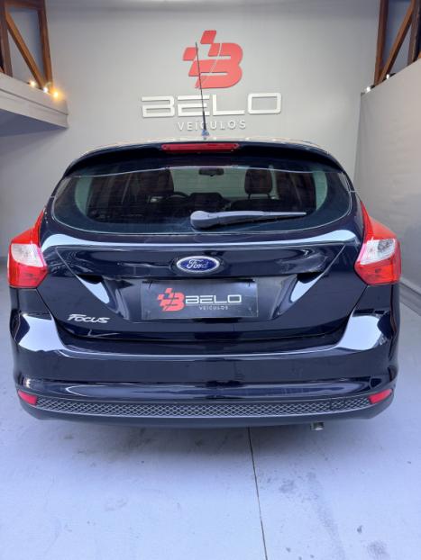 FORD Focus Hatch 1.6 16V 4P SE PLUS FLEX, Foto 8