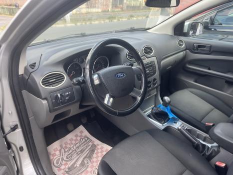 FORD Focus Hatch 1.6 16V 4P FLEX GL, Foto 8