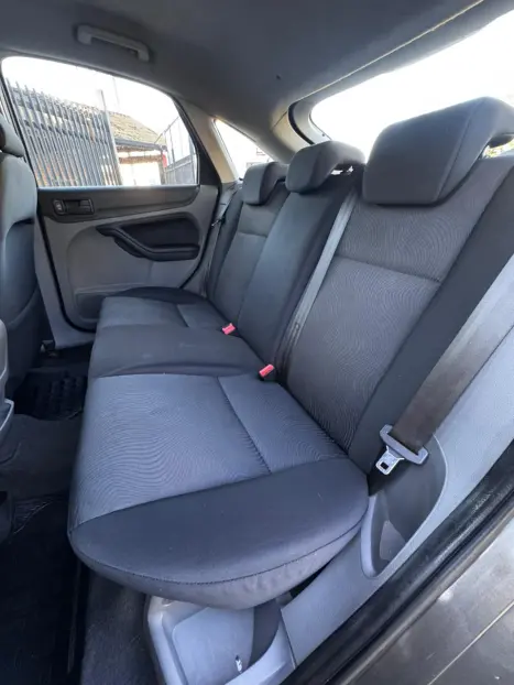 FORD Focus Hatch 1.6 16V 4P SE FLEX, Foto 9