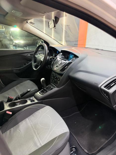 FORD Focus Hatch 1.6 16V 4P FLEX S, Foto 9