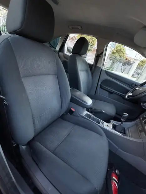 FORD Focus Hatch 1.6 4P, Foto 11
