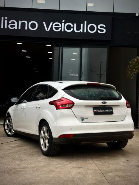 FORD Focus Hatch 2.0 16V 4P FLEX SE PLUS POWERSHIFT AUTOM�TICO, Foto 5