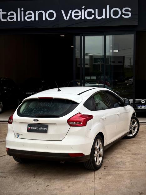 FORD Focus Hatch 2.0 16V 4P FLEX SE PLUS POWERSHIFT AUTOM�TICO, Foto 13
