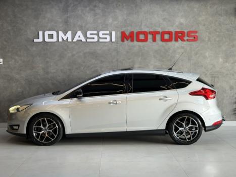 FORD Focus Hatch 2.0 16V 4P TITANIUM PLUS FLEX, Foto 4