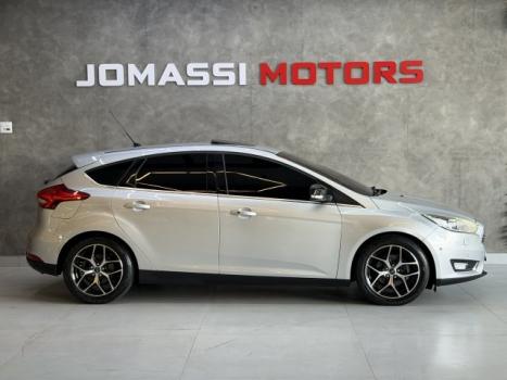 FORD Focus Hatch 2.0 16V 4P TITANIUM PLUS FLEX, Foto 5