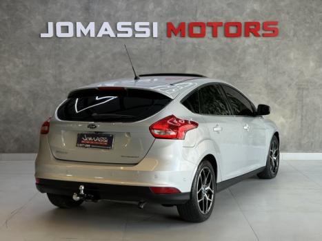 FORD Focus Hatch 2.0 16V 4P TITANIUM PLUS FLEX, Foto 6