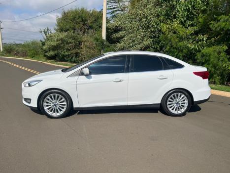 FORD Focus Sedan 2.0 16V 4P FLEX TITANIUM PLUS FASTBACK POWERSHIFT AUTOM�TICO, Foto 2