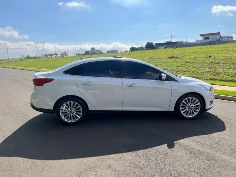 FORD Focus Sedan 2.0 16V 4P FLEX TITANIUM PLUS FASTBACK POWERSHIFT AUTOM�TICO, Foto 6
