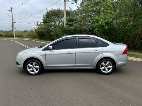 FORD Focus Sedan 2.0 16V 4P, Foto 2