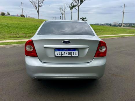 FORD Focus Sedan 2.0 16V 4P, Foto 4