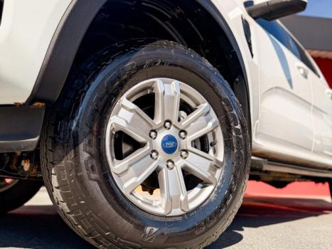 FORD Ranger 2.0 4P TURBO DIESEL XLS 4X4 CABINE DUPLA AUTOM�TICO, Foto 5