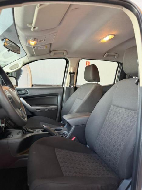 FORD Ranger 2.2 16V XLS DIESEL CABINE DUPLA AUTOM�TICO, Foto 18
