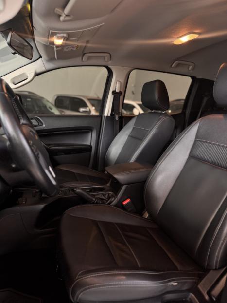 FORD Ranger 2.2 16V BLACK DIESEL CABINE DUPLA AUTOMÁTICO, Foto 8