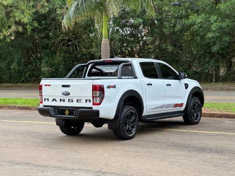 FORD Ranger 3.0 V6 24V 4X4 XLT TURBO DIESEL CABINE DUPLA AUTOM�TICO, Foto 4
