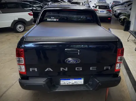 FORD Ranger 3.2 20V CABINE DUPLA 4X4 LIMITED PLUS TURBO DIESEL AUTOMTICO, Foto 4