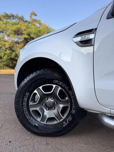 FORD Ranger 3.2 20V XLT 4X4 CABINE DUPLA TURBO DIESEL AUTOM�TICO, Foto 3