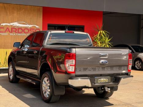 FORD Ranger 3.2 20V XLT 4X4 CABINE DUPLA TURBO DIESEL AUTOM�TICO, Foto 10