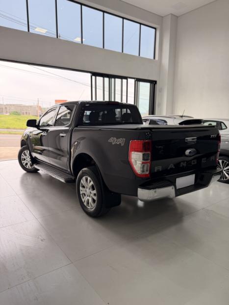 FORD Ranger 3.2 20V XLT 4X4 CABINE DUPLA TURBO DIESEL AUTOMÁTICO, Foto 2