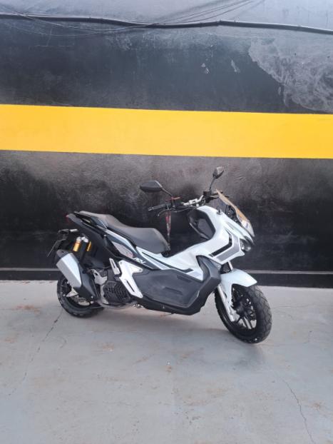 HONDA ADV 150 ABS, Foto 2
