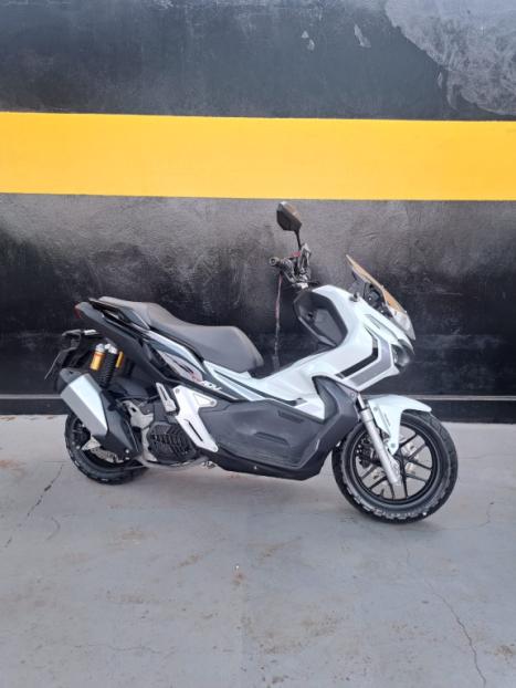 HONDA ADV 150 ABS, Foto 3