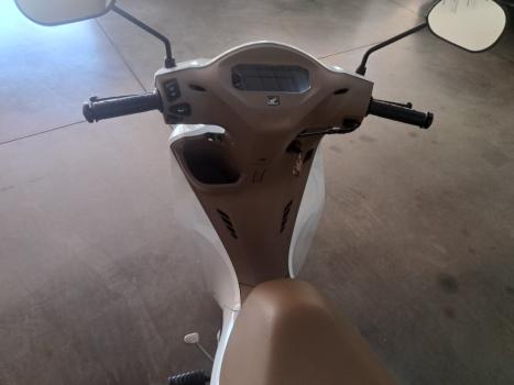 HONDA Biz 125 EX, Foto 6