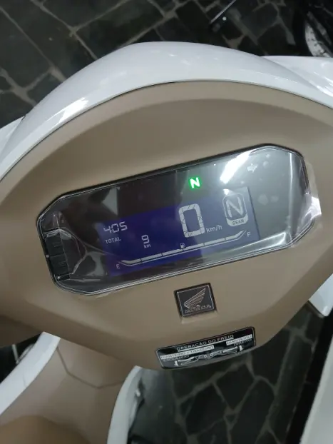 HONDA Biz 125 EX, Foto 3