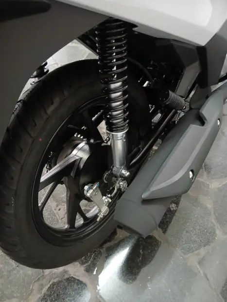 HONDA Biz 125 EX, Foto 5